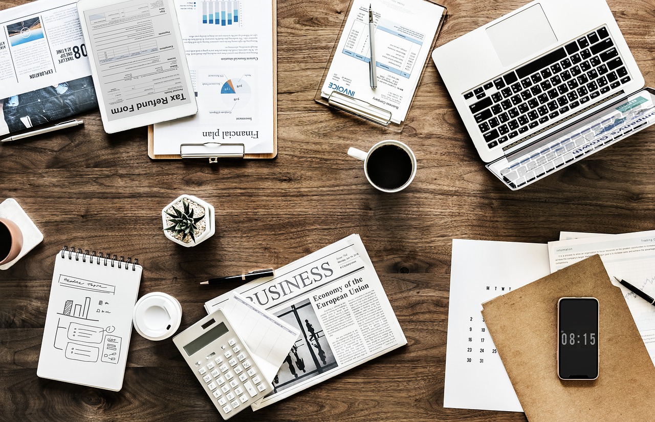 Desk, work, business — Choosing an Arduino Starter Kit for Your DIY Ideas