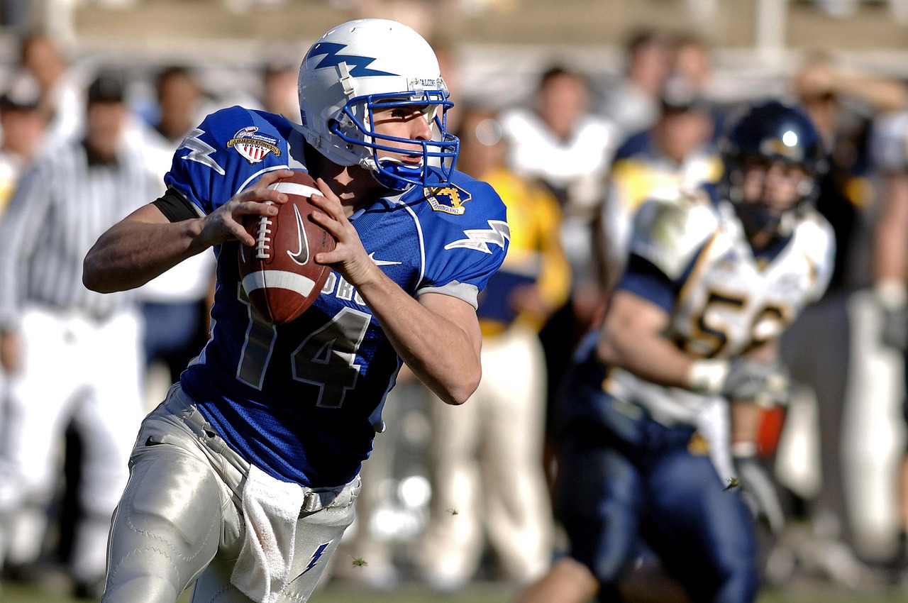 Football, quarterback, sport — Sportsurge Delivering HD Sports Streams with Minimal Delays